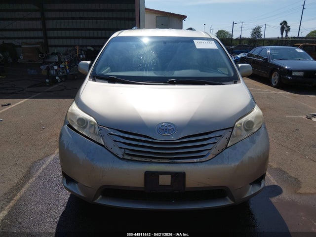 Aukcja sprzedaży 2017 Toyota Sienna Le Mobility, vin: 5TDKZ3DC1HS787974, numer aukcji: 44911442