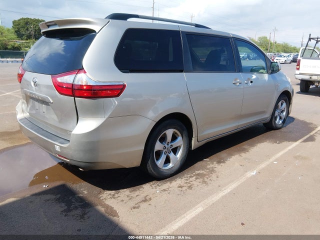Aukcja sprzedaży 2017 Toyota Sienna Le Mobility, vin: 5TDKZ3DC1HS787974, numer aukcji: 44911442