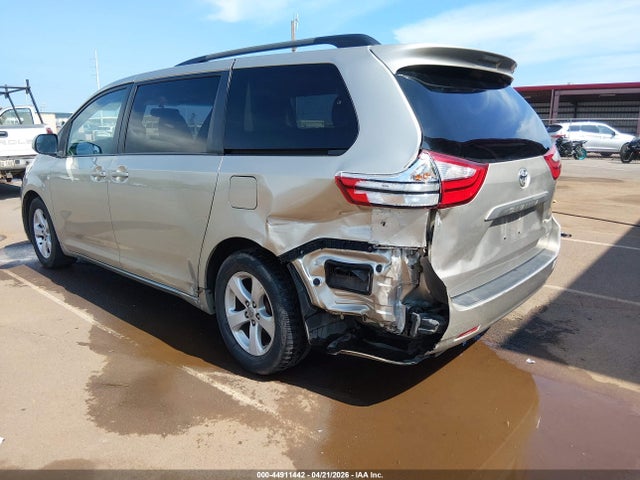 Aukcja sprzedaży 2017 Toyota Sienna Le Mobility, vin: 5TDKZ3DC1HS787974, numer aukcji: 44911442