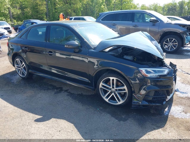 44911469 :رقم المزاد ، WAUJ8GFF4J1043265 vin ، 2018 Audi A3 2.0t Premium/2.0t Tech Premium مزاد بيع
