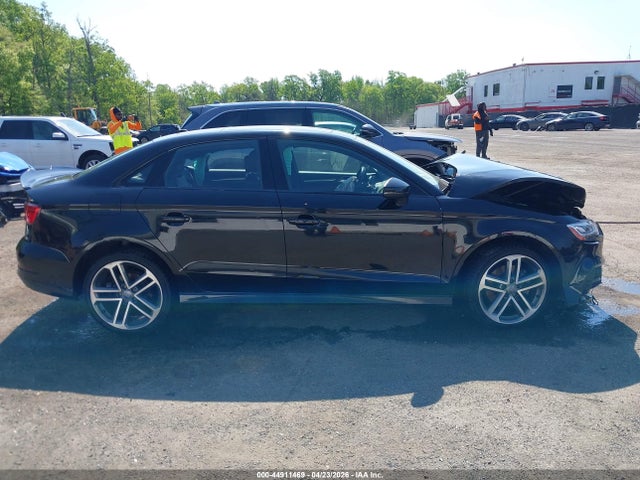 44911469 :رقم المزاد ، WAUJ8GFF4J1043265 vin ، 2018 Audi A3 2.0t Premium/2.0t Tech Premium مزاد بيع