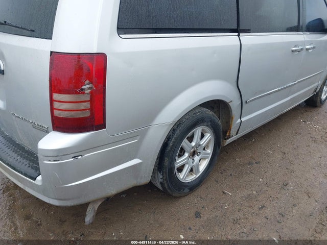 2010 Chrysler Town & Country Touring მანქანა იყიდება აუქციონზე, vin: 2A4RR5D13AR249830, აუქციონის ნომერი: 44911489