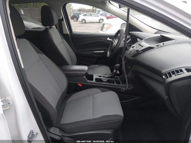 2017 Ford Escape Se მანქანა იყიდება აუქციონზე, vin: 1FMCU9GD8HUD53536, აუქციონის ნომერი: 44911540