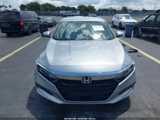 44911565 :رقم المزاد ، 1HGCV1F10LA001945 vin ، 2020 Honda Accord Lx مزاد بيع