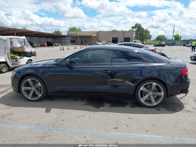 2011 Audi A5 2.0t Premium მანქანა იყიდება აუქციონზე, vin: WAULFAFR2BA060203, აუქციონის ნომერი: 44911576