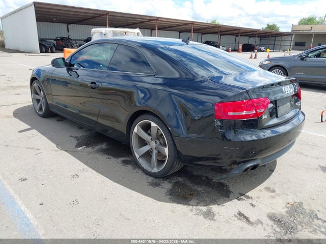 2011 Audi A5 2.0t Premium მანქანა იყიდება აუქციონზე, vin: WAULFAFR2BA060203, აუქციონის ნომერი: 44911576