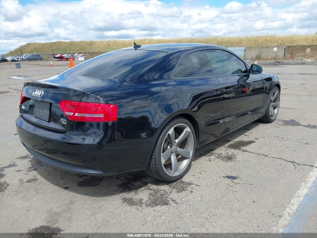 2011 Audi A5 2.0t Premium მანქანა იყიდება აუქციონზე, vin: WAULFAFR2BA060203, აუქციონის ნომერი: 44911576