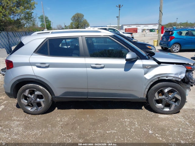 Продажа на аукционе авто 2022 Hyundai Venue Sel, vin: KMHRC8A30NU145475, номер лота: 44911604
