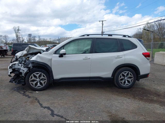 44911693 :رقم المزاد ، JF2SKADC2RH426642 vin ، 2024 Subaru Forester Premium مزاد بيع