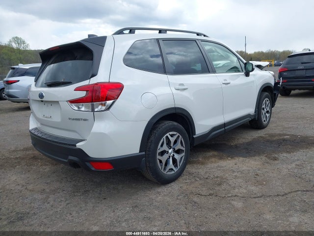 44911693 :رقم المزاد ، JF2SKADC2RH426642 vin ، 2024 Subaru Forester Premium مزاد بيع