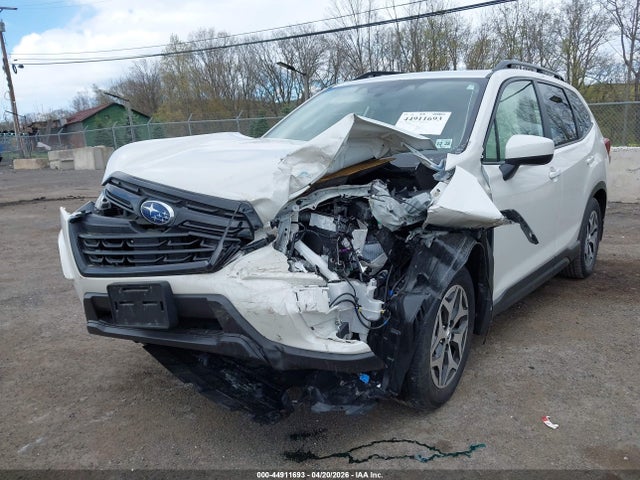 44911693 :رقم المزاد ، JF2SKADC2RH426642 vin ، 2024 Subaru Forester Premium مزاد بيع