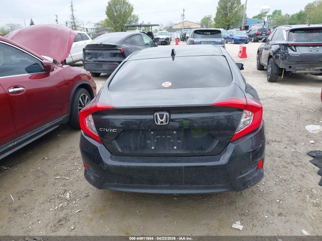 44911694 :رقم المزاد ، 19XFC2F73JE036338 vin ، 2018 Honda Civic Ex مزاد بيع