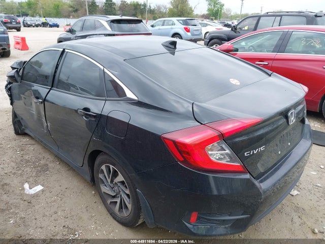 44911694 :رقم المزاد ، 19XFC2F73JE036338 vin ، 2018 Honda Civic Ex مزاد بيع