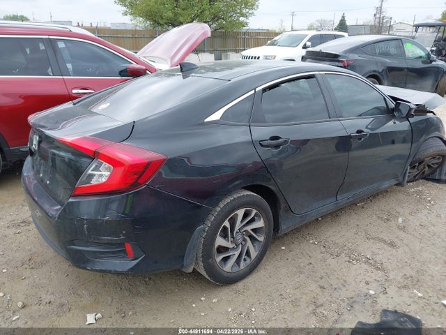 44911694 :رقم المزاد ، 19XFC2F73JE036338 vin ، 2018 Honda Civic Ex مزاد بيع