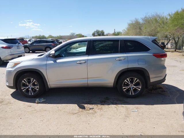Toyota Highlander Le 2017 5TDBZRFH0HS428675 Image 14