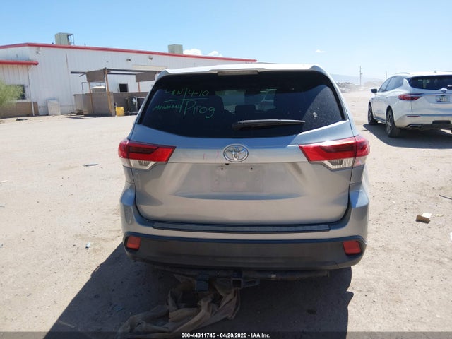 Toyota Highlander Le 2017 5TDBZRFH0HS428675 Image 16