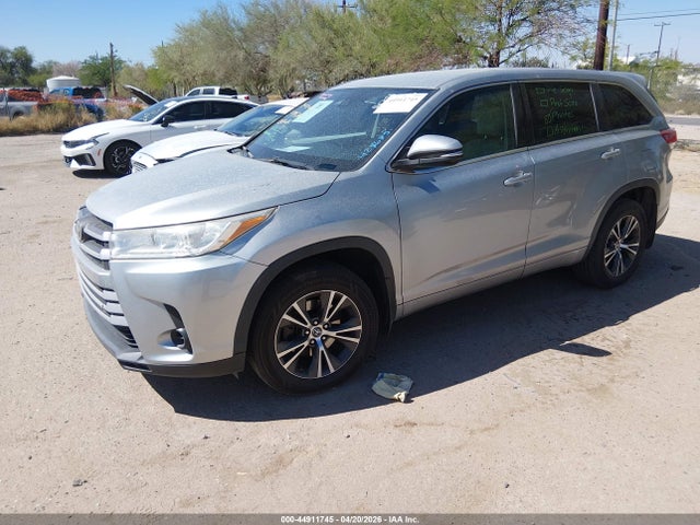 Toyota Highlander Le 2017 5TDBZRFH0HS428675 Image 2