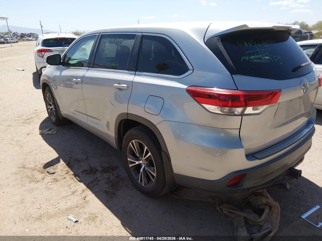 Toyota Highlander Le 2017 5TDBZRFH0HS428675 Image 3