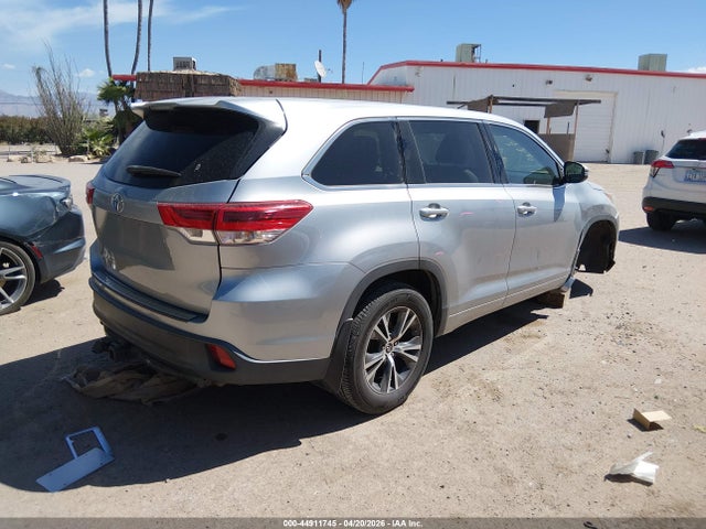 Toyota Highlander Le 2017 5TDBZRFH0HS428675 Image 4