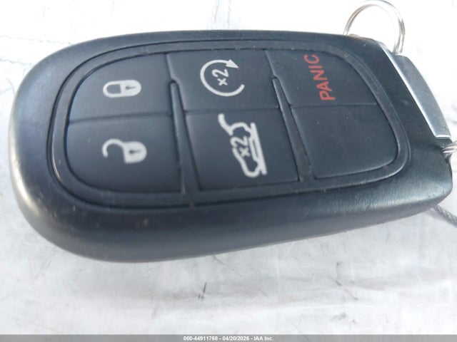 Продажа на аукционе авто 2015 Jeep Cherokee Latitude, vin: 1C4PJMCS1FW668573, номер лота: 44911768