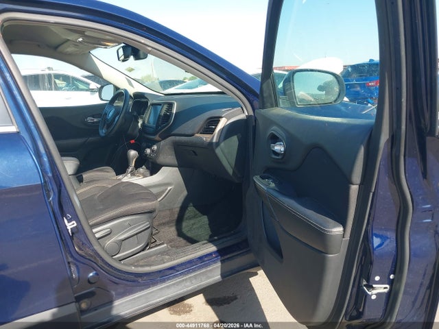 Продажа на аукционе авто 2015 Jeep Cherokee Latitude, vin: 1C4PJMCS1FW668573, номер лота: 44911768
