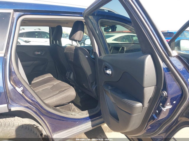 Продажа на аукционе авто 2015 Jeep Cherokee Latitude, vin: 1C4PJMCS1FW668573, номер лота: 44911768