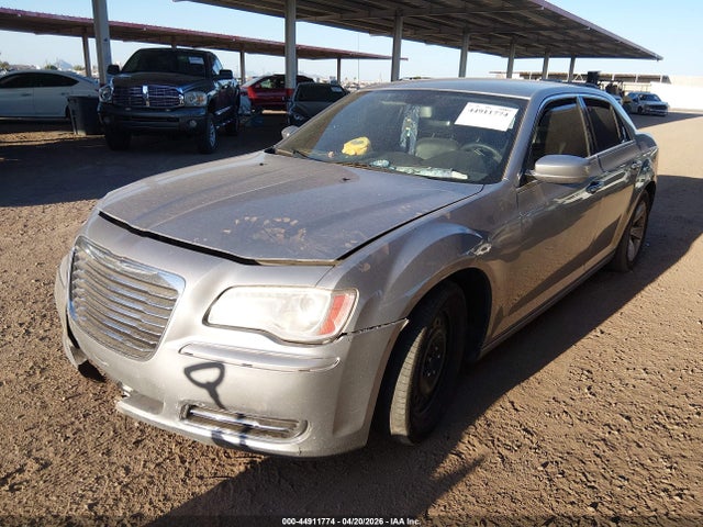 Chrysler 300 2014 2C3CCAAGXEH169651 Image 2