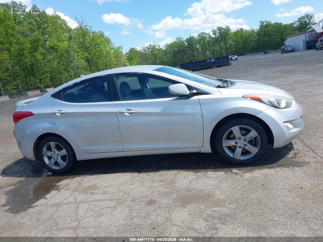 Продаж на аукціоні авто 2013 Hyundai Elantra Gls, vin: KMHDH4AE1DU813854, номер лоту: 44911775