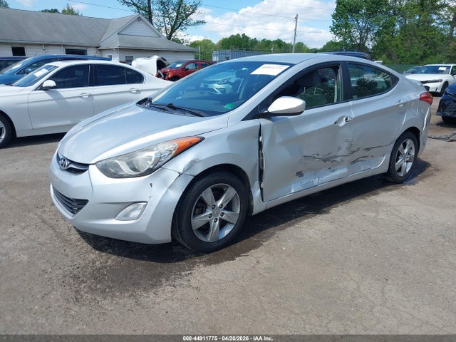 Продаж на аукціоні авто 2013 Hyundai Elantra Gls, vin: KMHDH4AE1DU813854, номер лоту: 44911775