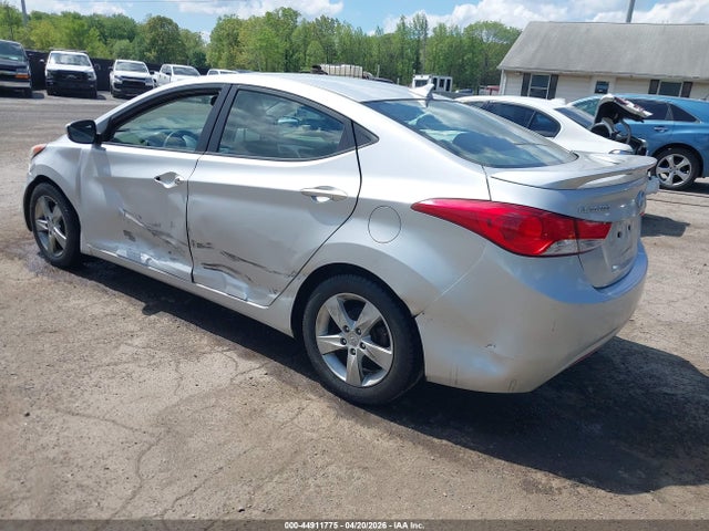 Продаж на аукціоні авто 2013 Hyundai Elantra Gls, vin: KMHDH4AE1DU813854, номер лоту: 44911775