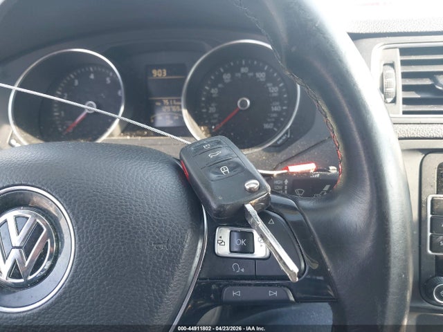 44911802 :رقم المزاد ، 3VWD17AJXFM410113 vin ، 2015 Volkswagen Jetta 1.8t Se مزاد بيع