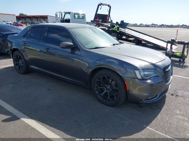 2019 Chrysler 300 300s მანქანა იყიდება აუქციონზე, vin: 2C3CCABG3KH682847, აუქციონის ნომერი: 44911808