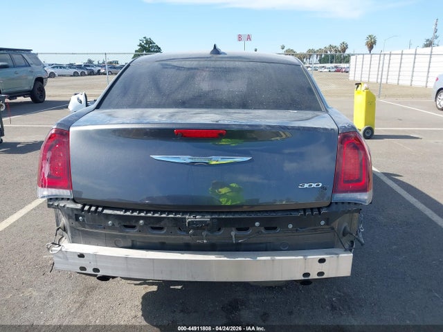 44911808 :رقم المزاد ، 2C3CCABG3KH682847 vin ، 2019 Chrysler 300 300s مزاد بيع