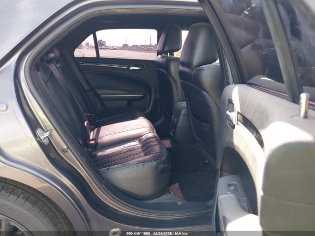 44911808 :رقم المزاد ، 2C3CCABG3KH682847 vin ، 2019 Chrysler 300 300s مزاد بيع