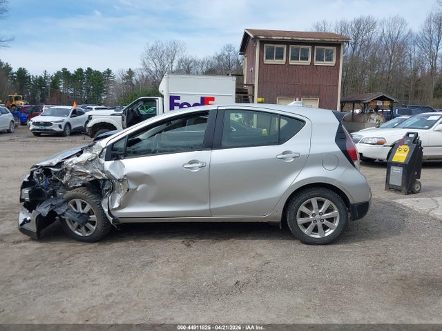 Продаж на аукціоні авто 2017 Toyota Prius C Two, vin: JTDKDTB32H1591766, номер лоту: 44911825