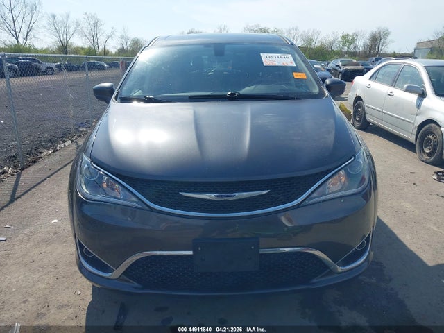 2020 Chrysler Pacifica Touring მანქანა იყიდება აუქციონზე, vin: 2C4RC1FG1LR111966, აუქციონის ნომერი: 44911840