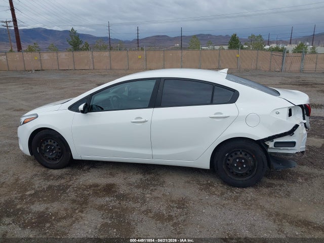 44911854 :رقم المزاد ، 3KPFK4A75JE270969 vin ، 2018 Kia Forte Lx مزاد بيع