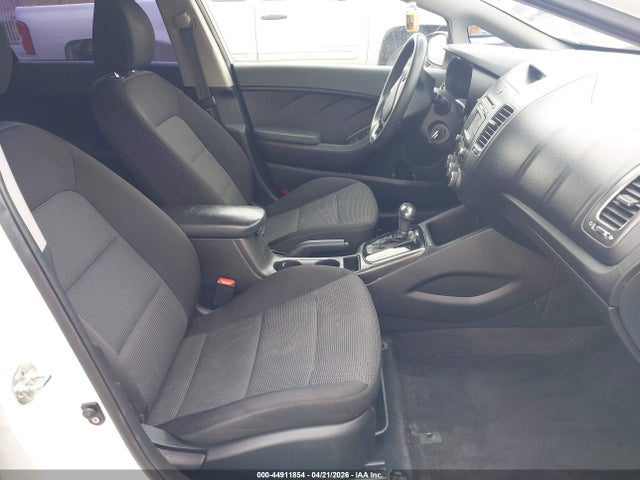 44911854 :رقم المزاد ، 3KPFK4A75JE270969 vin ، 2018 Kia Forte Lx مزاد بيع