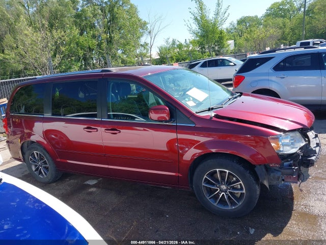 Продажа на аукционе авто 2017 Dodge Grand Caravan Sxt, vin: 2C4RDGCG1HR596217, номер лота: 44911866