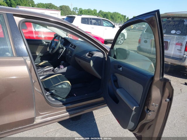 44911889 :رقم المزاد ، 3VW2K7AJ7EM305144 vin ، 2014 Volkswagen Jetta 2.0l S مزاد بيع