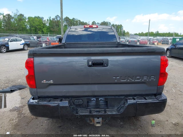 5TFCY5F13EX016503 Toyota Tundra Sr 5.7l V8
