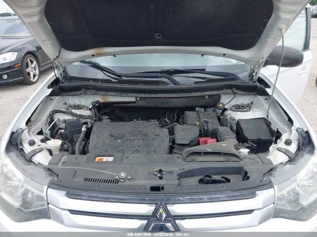 Продаж на аукціоні авто 2015 Mitsubishi Outlander Es, vin: JA4AD2A35FZ001026, номер лоту: 44911906