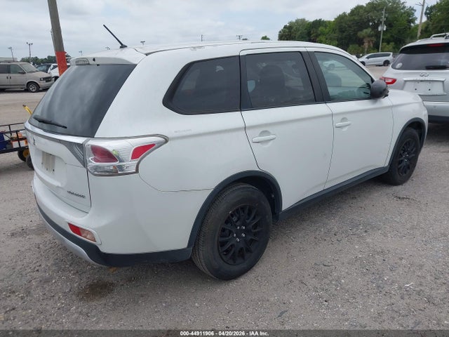 Продаж на аукціоні авто 2015 Mitsubishi Outlander Es, vin: JA4AD2A35FZ001026, номер лоту: 44911906