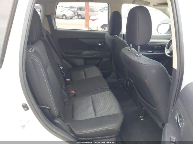 Продаж на аукціоні авто 2015 Mitsubishi Outlander Es, vin: JA4AD2A35FZ001026, номер лоту: 44911906