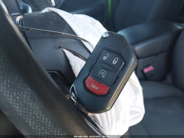 44911908 :رقم المزاد ، 1C4HJXDG8KW566780 vin ، 2019 Jeep Wrangler Unlimited Sport S 4x4 مزاد بيع