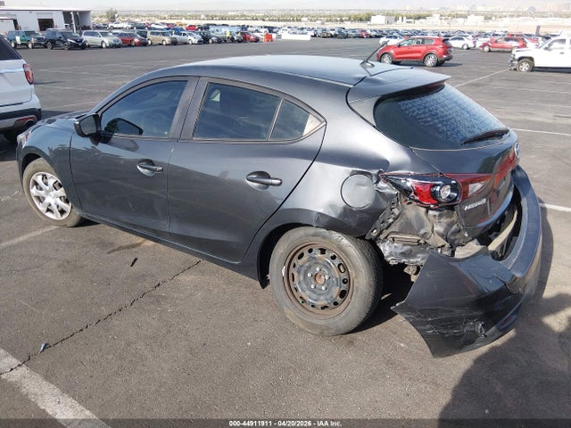 3MZBM1J72GM255879 Mazda Mazda3 I Sport