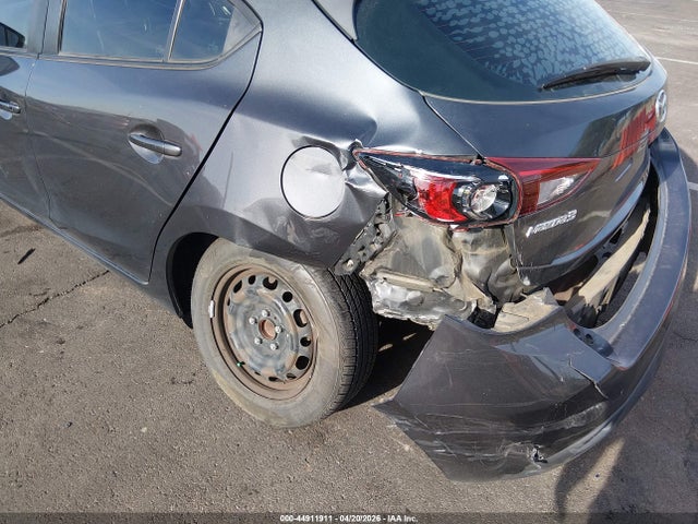 3MZBM1J72GM255879 Mazda Mazda3 I Sport