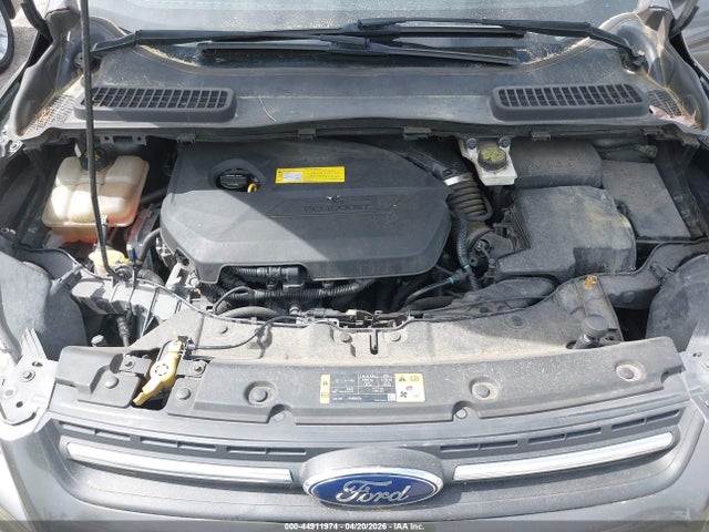 1FMCU9GX2GUC81032 Ford ESCAPE SE