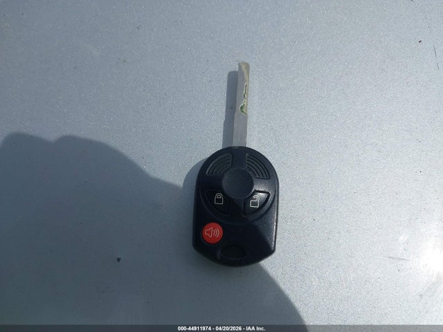 1FMCU9GX2GUC81032 Ford ESCAPE SE
