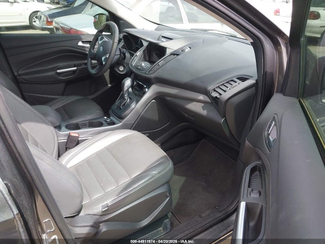 1FMCU9GX2GUC81032 Ford ESCAPE SE